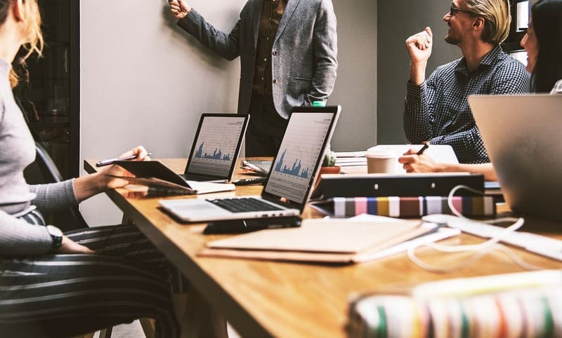  Evalúa con informes comerciales confiables
